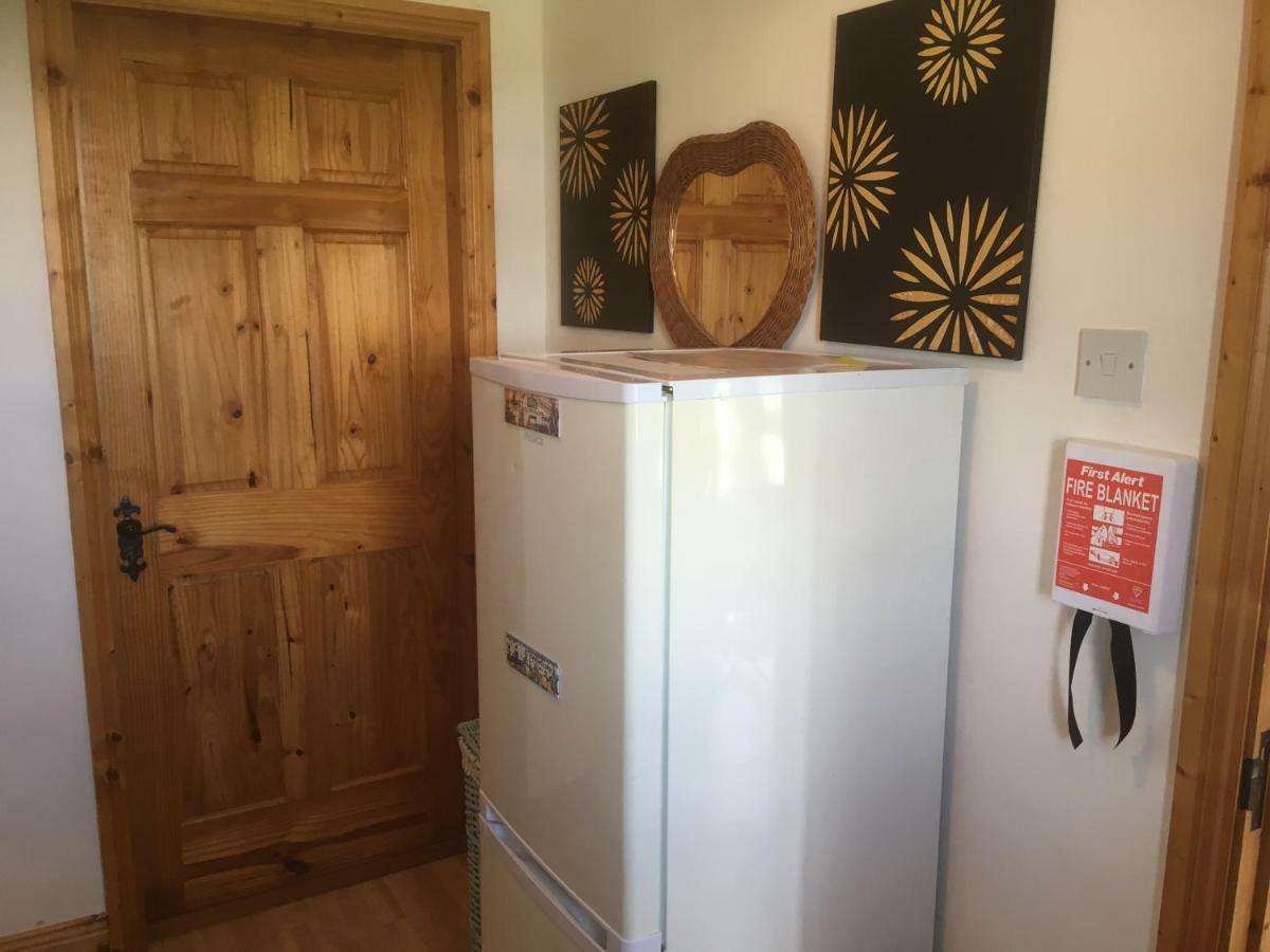 Baurleigh Studio Apartment P72F340 Lissaphooca Cross Roads Bagian luar foto
